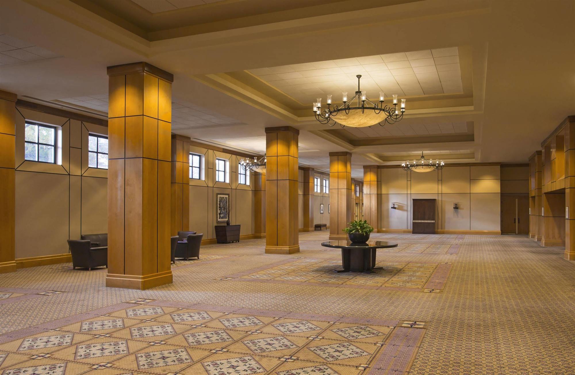 Holiday Inn Birmingham-Airport By Ihg Bagian luar foto