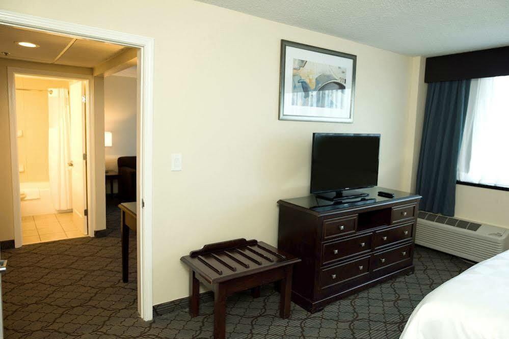 Holiday Inn Birmingham-Airport By Ihg Bagian luar foto